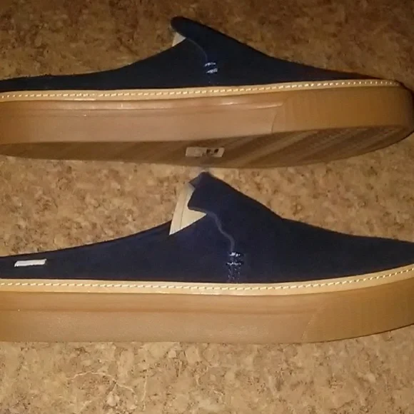 COPY - Women's NIB Suede Tom's Mules - Picture 3 of 8